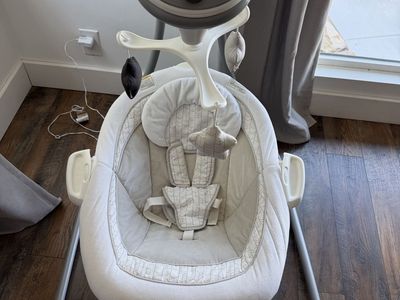 Graco Baby Swing and Soother with Multi-Motion Features and Toys