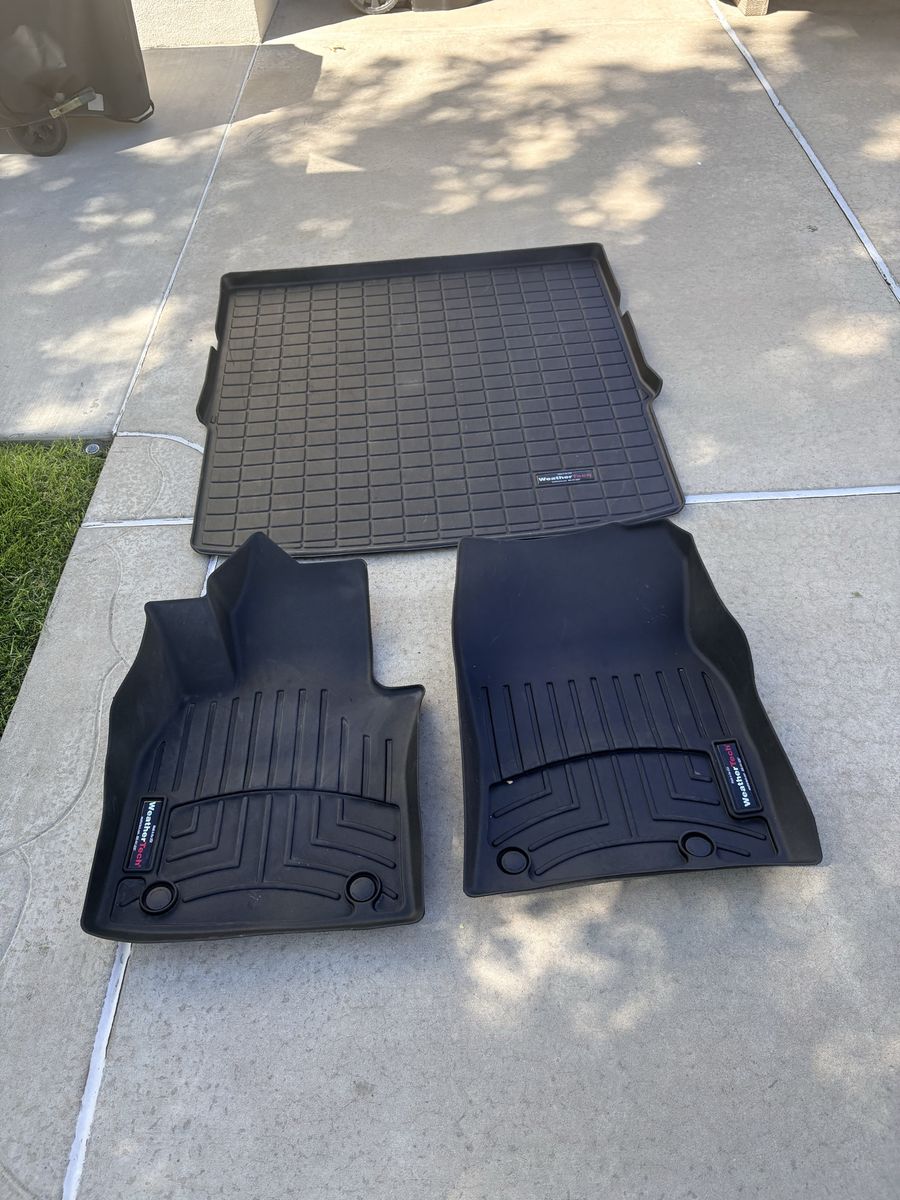 Floor mats 