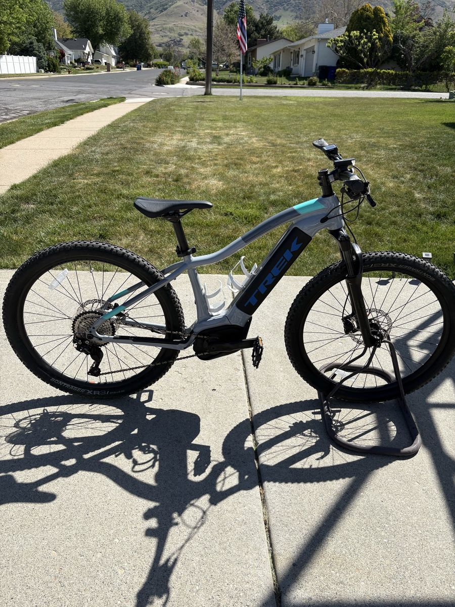 2019 Trek Powerfly 5 Frame: Alpha Platinum Aluminum with Motor Armor.
