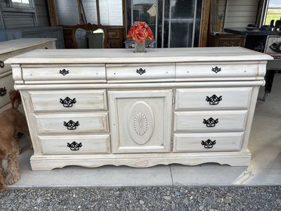 11 drawer wood dresser