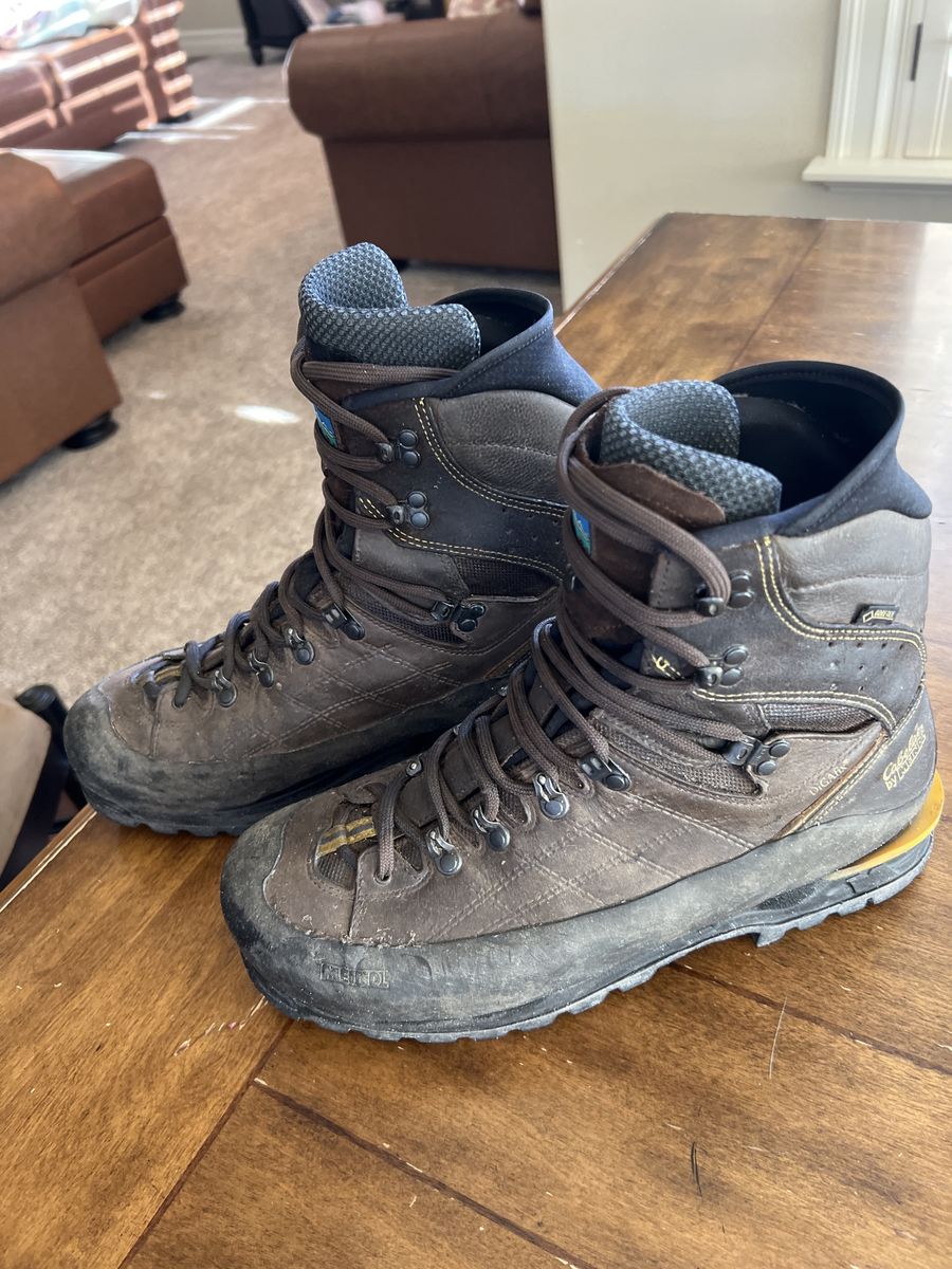 Cabelas by Meindl Hunting Guide boot.