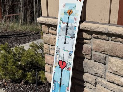 Burton Flight Attendant (162W)