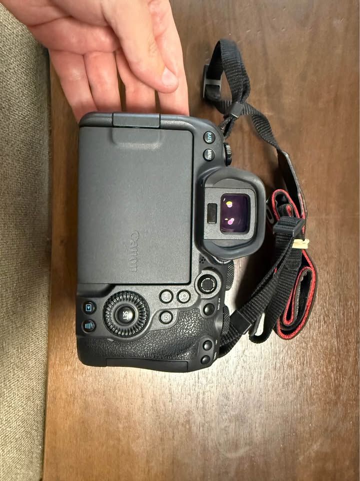 Main image 4