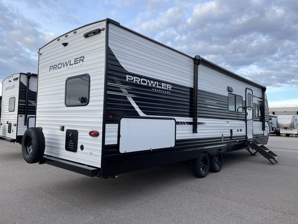 New 2027 Heartland Prowler 2802BHS
