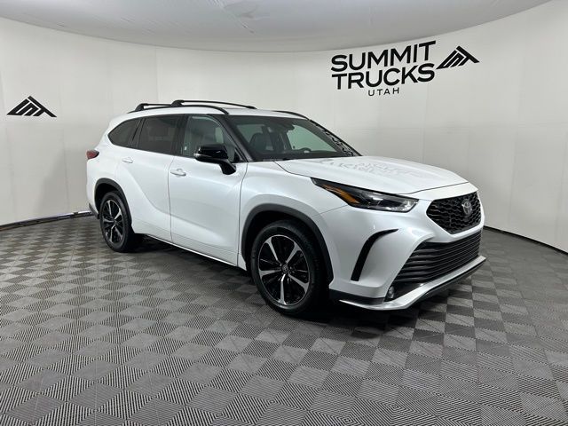 2022 Toyota Highlander XSE