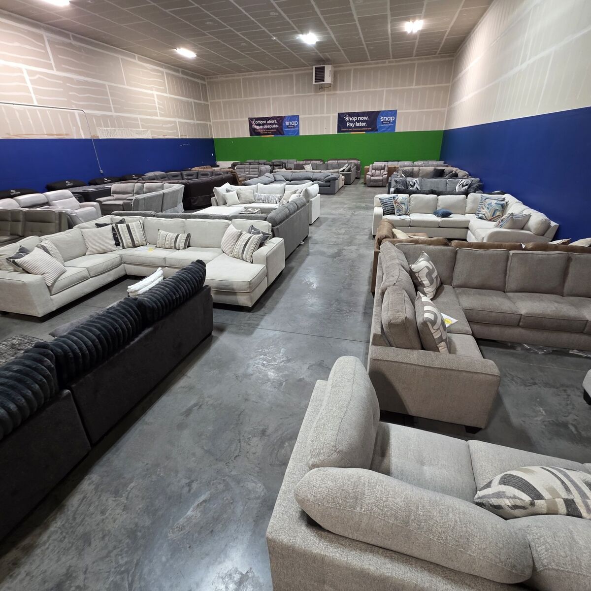 FURNITURE CLOSEOUT WAREHOUSE