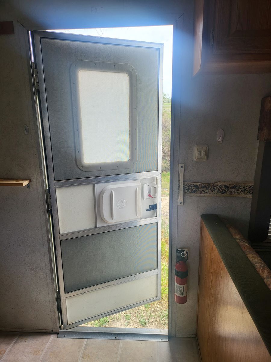 2003 four winds lite