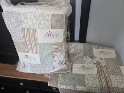 Vintage Cottage Patchwork Queen Quilt Set w/ Embroidered Floral Details