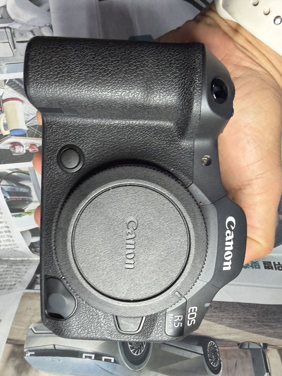 Canon R5 ii 3450$, 70-200 f4 1275$