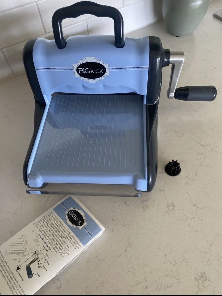 Sizzix Big Kick Die Cutting and Embossing Machine with Original Box