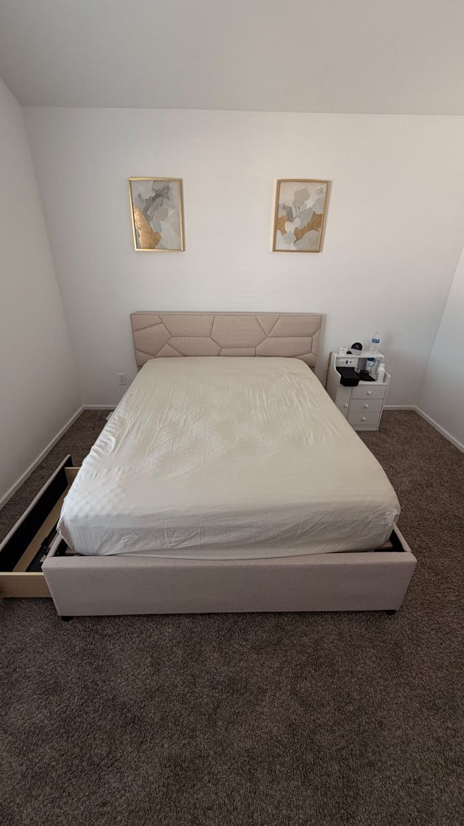 Main image 12