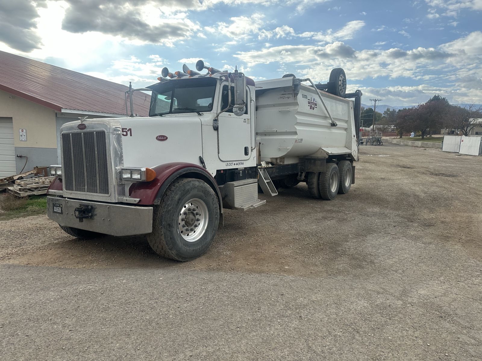 2005 Peterbilt Strong Arm Dump Truck