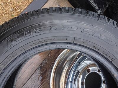 1 205/65R15 Nitto SN2 winter snow studless 95%