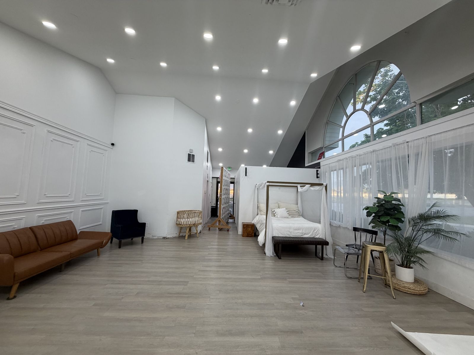Main image 5