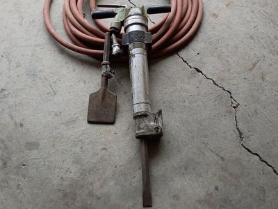 Sulair 60 A Jack Hammer & Hose