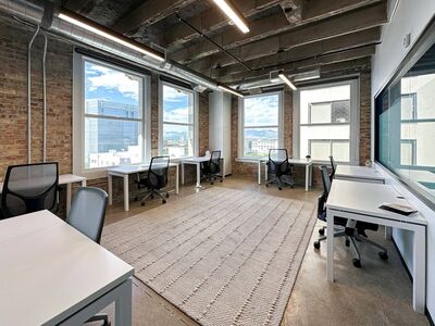 Focus Meets Teamwork: Secure Your Desk Today!