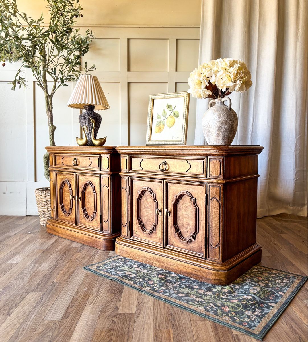 *FREE DELIVERY* Vintage Thomasville Oak & Burl Nightstands