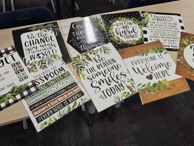 Inspiring Classroom Decor Set - Motivational Posters & Rules (10 pieces)