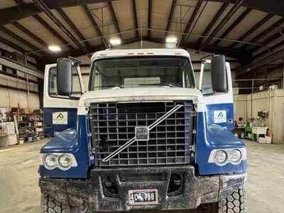 2002 Volvo VHD Roll-Off Truck Stock #2508118