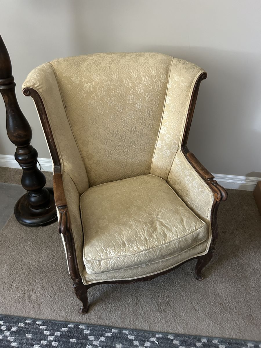 Queen Anne / Georgian Revival Wing-back Chair