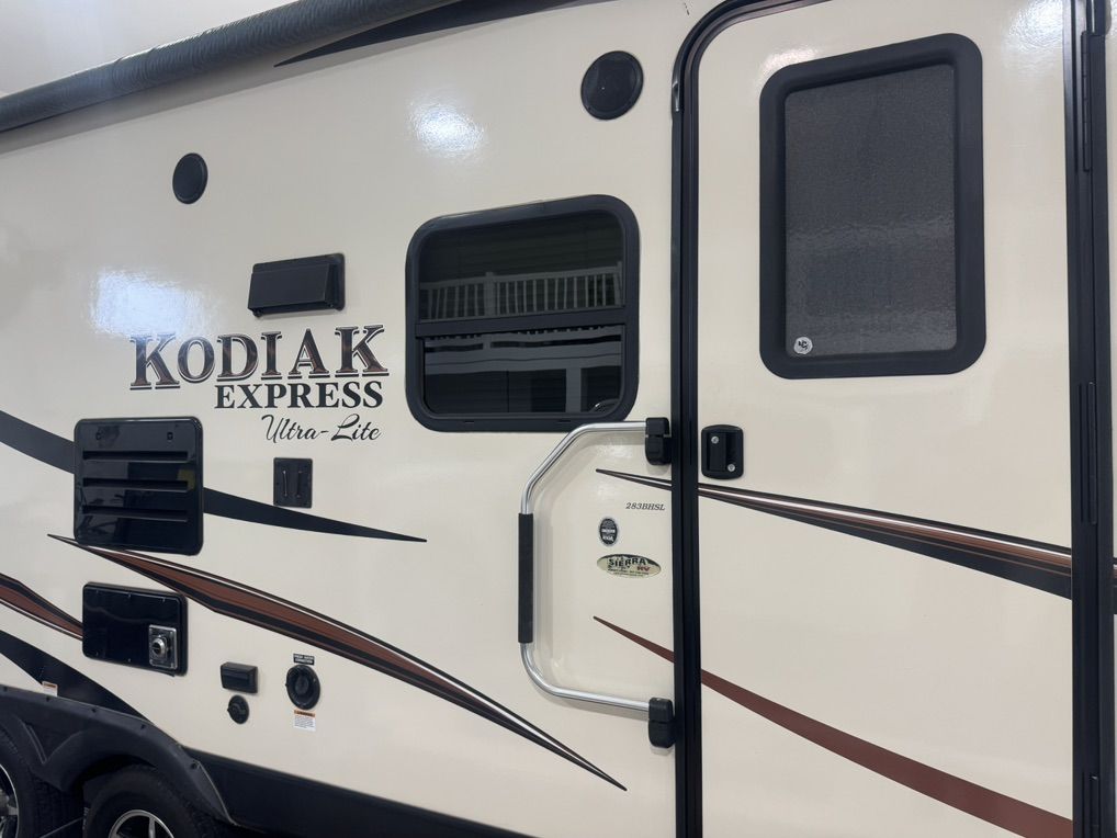 Kodiak Expess 28' Travel Trailer