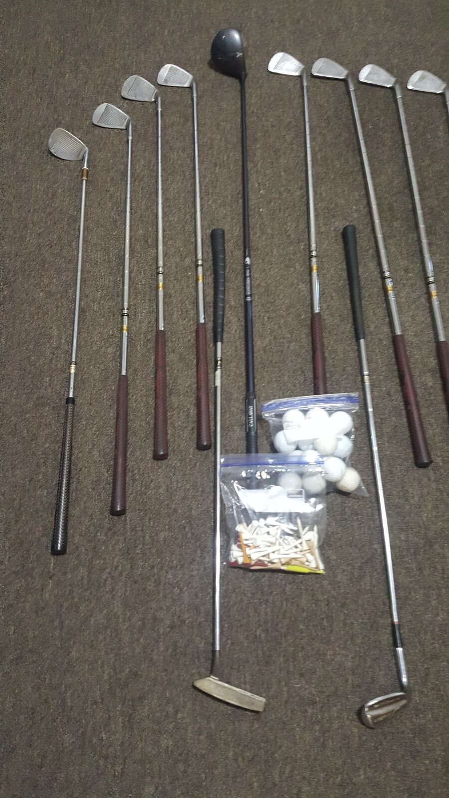 MENS LH PINSEEKER GOLF CLUBS// FIRST 125.00 TAKES