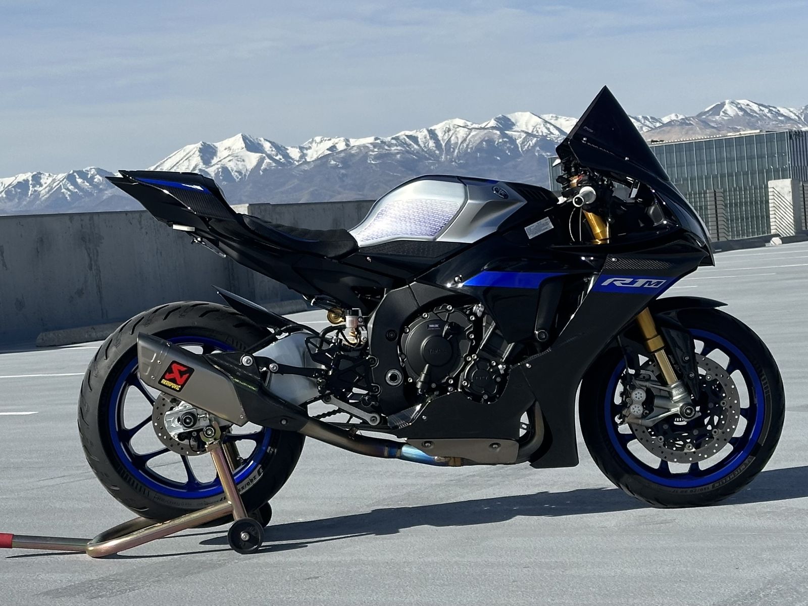 2023 YZF-R1M