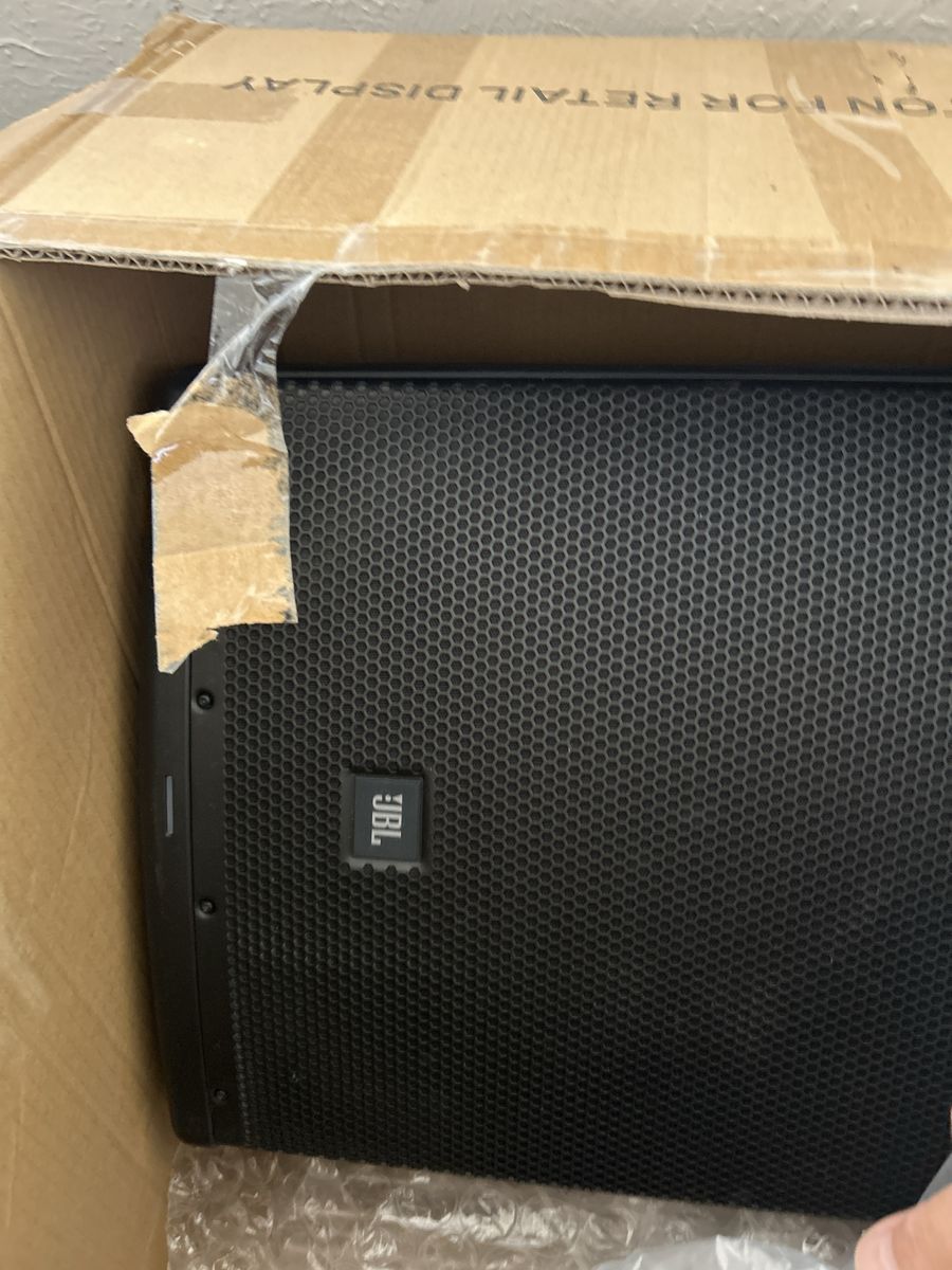 JBL EON715 15-Inch Powered Loudspeaker - Black