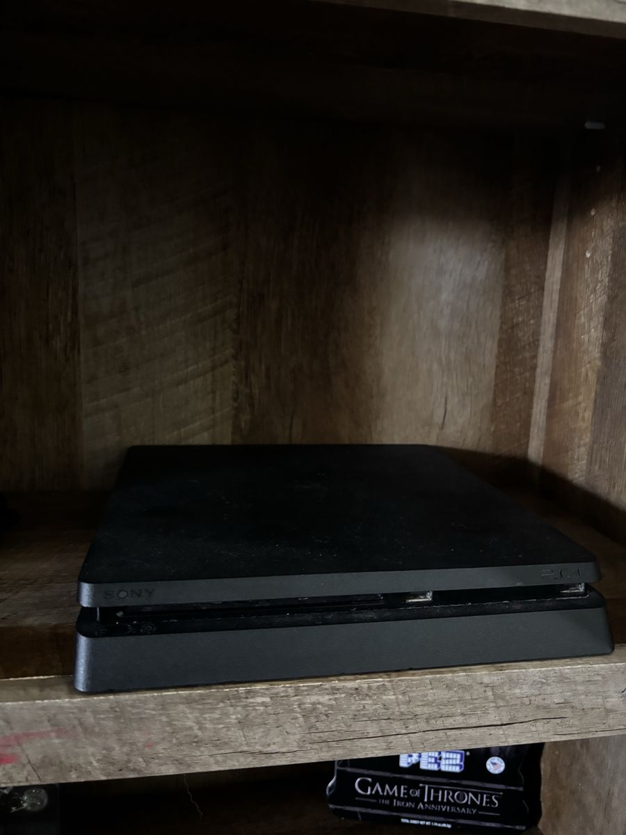 PS4 Slim 1 TB