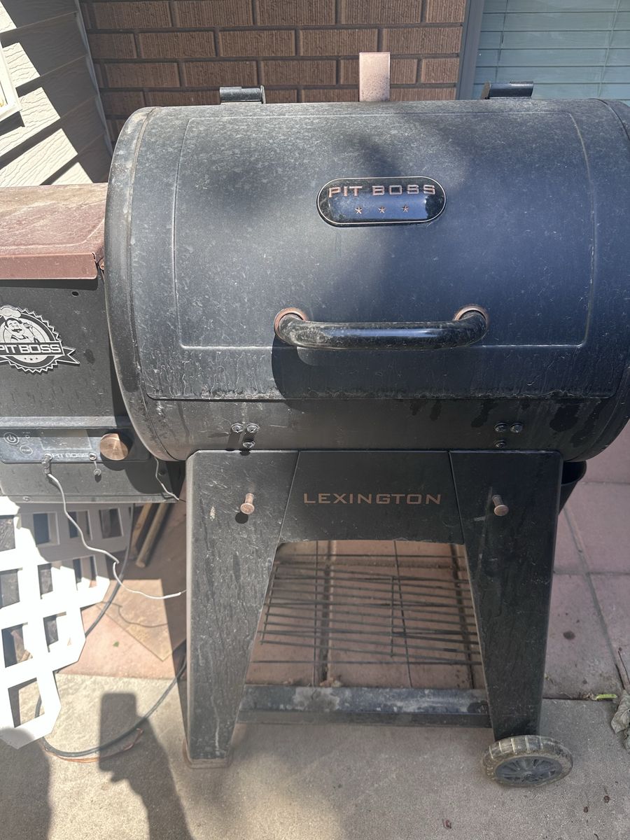 Pit boss Lexington smoker