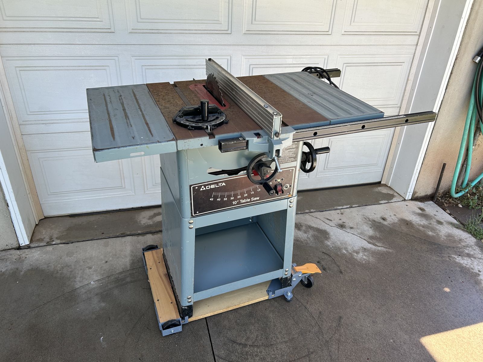 Delta 10" Table Saw with BORA Mobile Base – $125