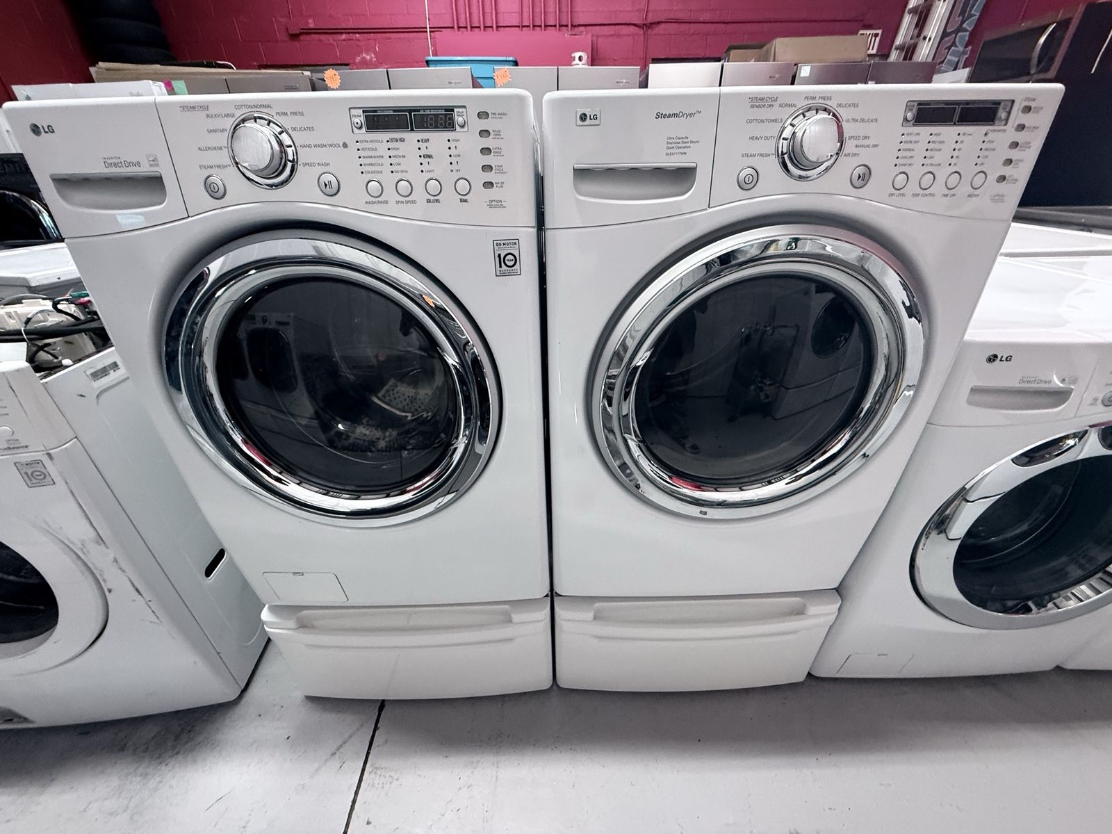 Matching White Ultra Capacity, Lg Washer & Dryer Set On Pedestals!