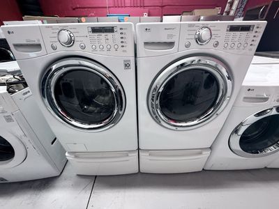 Matching White Ultra Capacity, Lg Washer & Dryer Set On Pedestals!