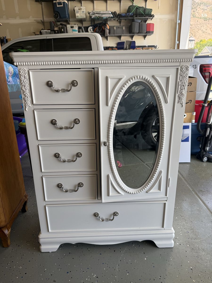 White child-size dresser with mirror