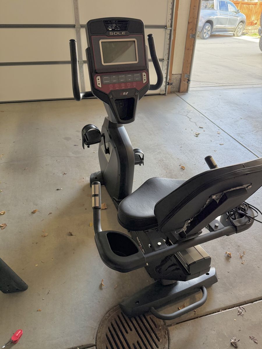 SOLE R92 Recumbent Bike