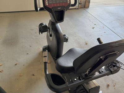 SOLE R92 Recumbent Bike