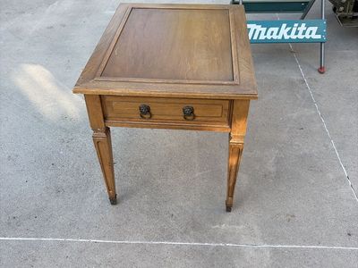 Hekman Vintage side table Set of 2