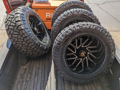 38x13.50x22 Nitto Ridge Grapplers
