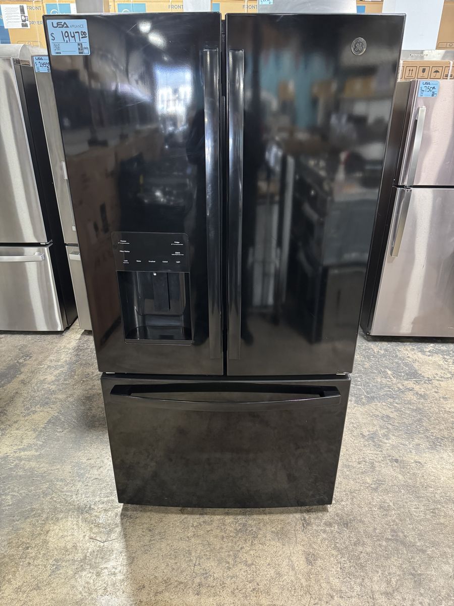 NICE GE FRENCH DOOR REFRIGERATOR