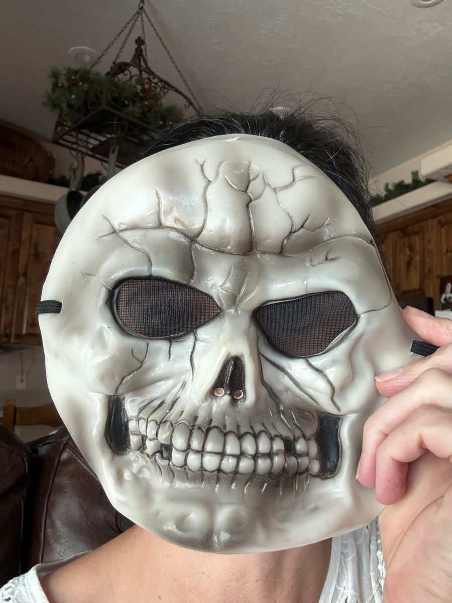 Vintage skeleton mask one size needs new elastic around 8” long