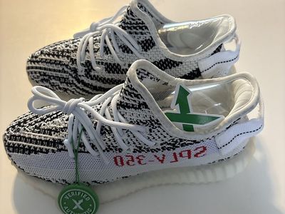 adidas Yeezy Boost 350 V2 Zebra