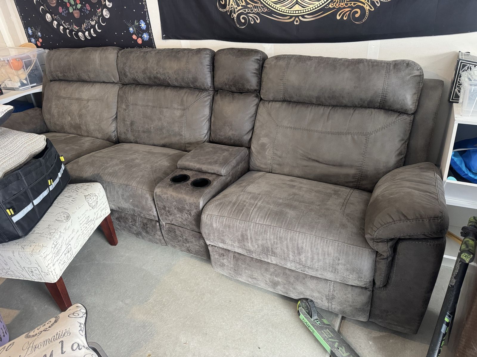 Large Charcoal Grey Sectional *Pending P/U*