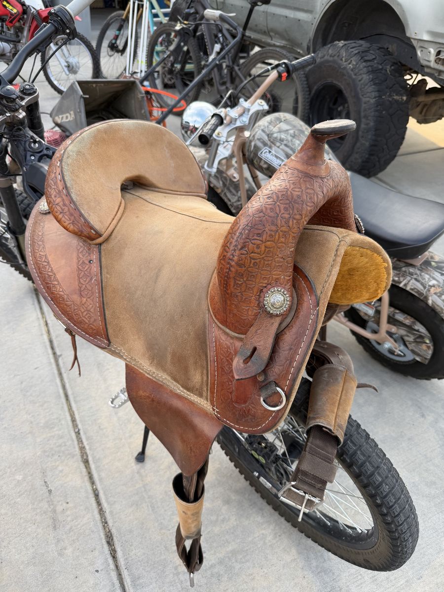 Barrel Saddle Treeless