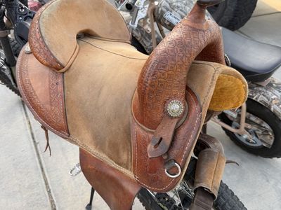 Barrel Saddle Treeless
