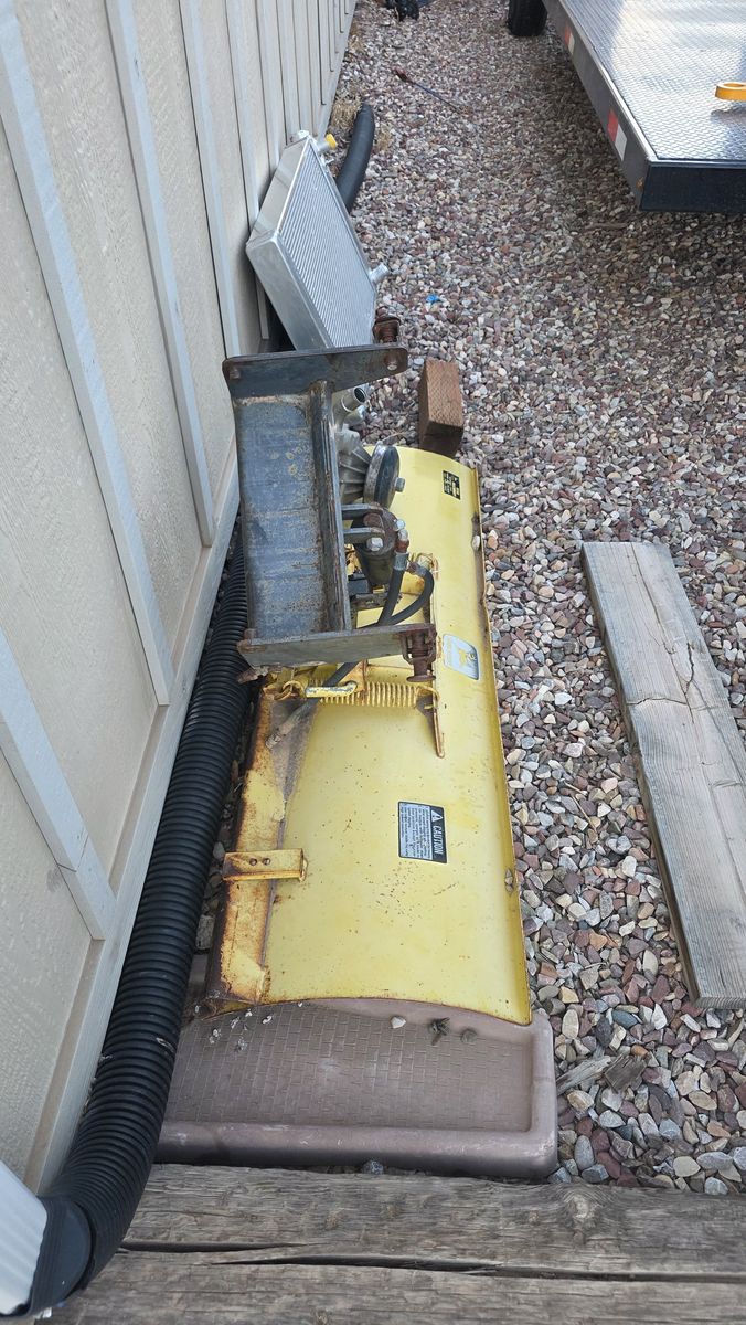 John deere 316 + attachments + spare parts