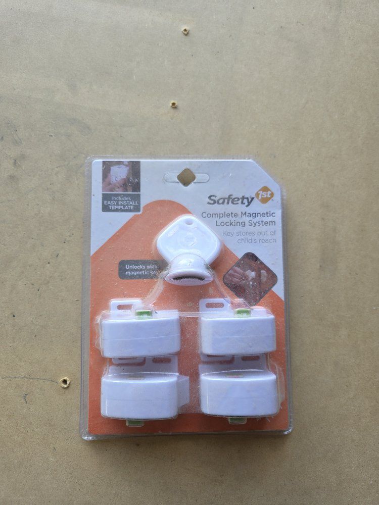 Safety 1st Complete Magnetic Locking System - Child Safety Locks with Magnetic Key, New