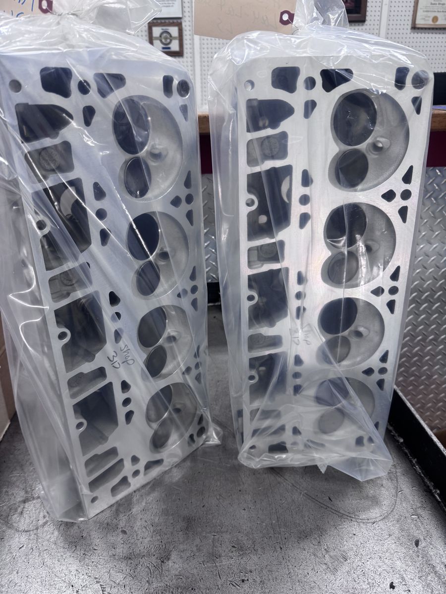  GM LS #317 casting cylinder heads ( Pair) 