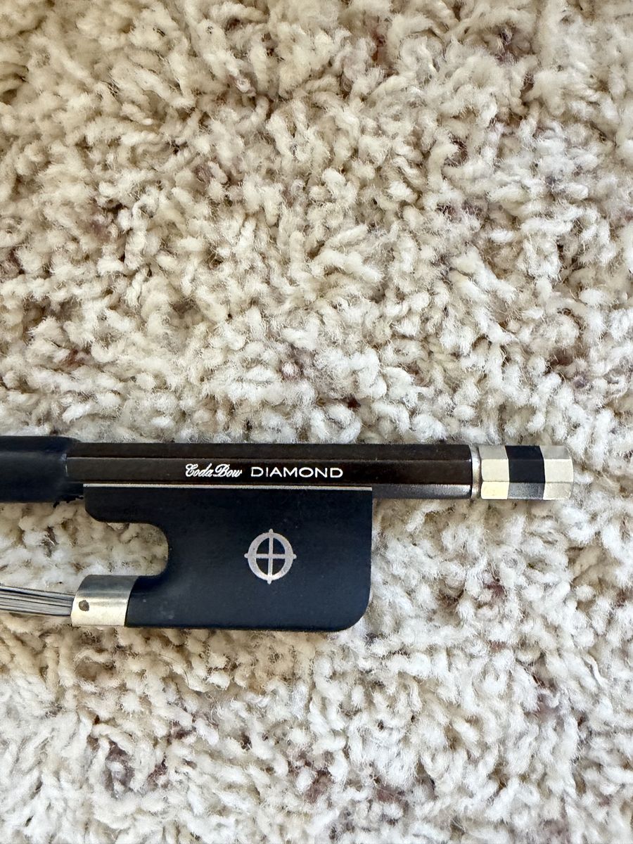 CodaBow Diamond NX 4/4 Cello Bow - Excellent Condition, High-Quality Carbon Fiber