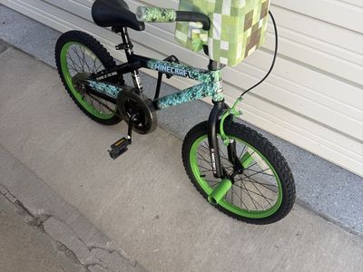 Minecraft 18" Kids' BMX Bike - Green Creeper Graphics, Black Frame, Pixelated Handlebar Pad