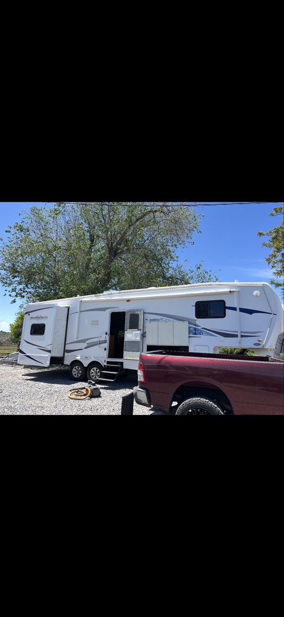 2009 heartland bighorn 3055RL